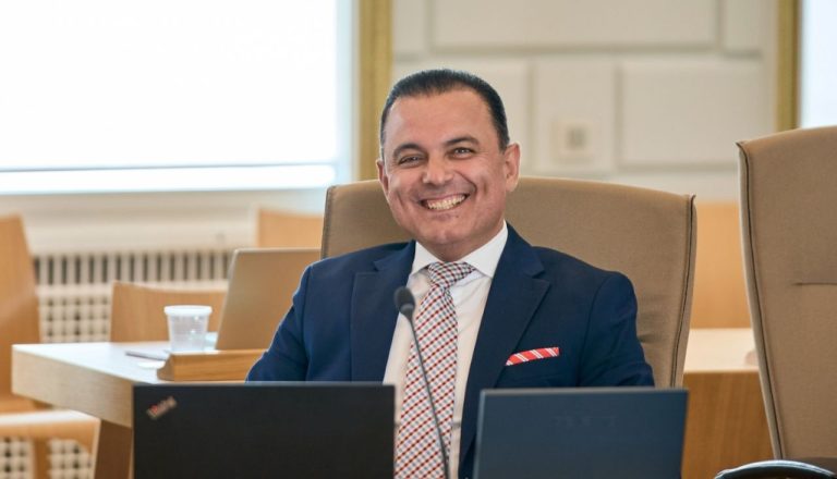 Абу Мери: Минздрав в Латвии превращается в «Министерство лечения»