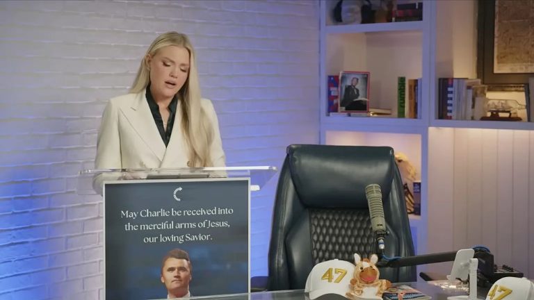 Вдова Чарли Кирка пообещала продолжить политическую миссию мужа