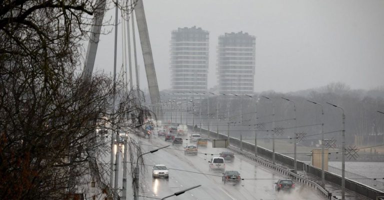 Синоптики прогнозируют грозы и сильные дожди в воскресенье вечером
