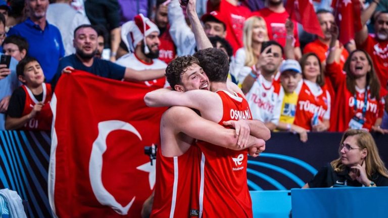 EuroBasket: Турция впервые за 50 лет одолела Грецию и вышла в финал