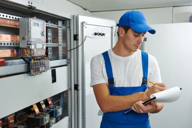 Новая схема мошенничества: звонки и визиты под предлогом проверки счетчиков - что делать