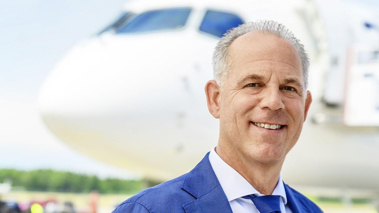 Карьера на взлете: бывший глава airBaltic Мартин Гаусс возглавит национальную авиакомпанию Бахрейна Gulf Air