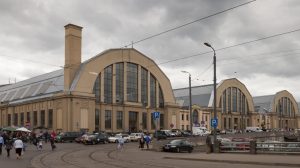 Латвия теряет туристов: спад иностранного турпотока фиксируют второй месяц подряд