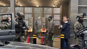 Через Балтику на доске за 7 часов: ради спасения дочери друга польский виндсерфер решился на мировой рекорд