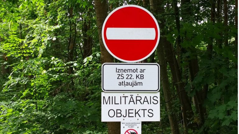 Латвия планирует зарабатывать 2,7 млн евро в год на деревьях с военных полигонов. Как это возможно?