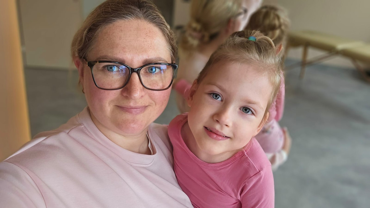 «Зеленая лампа»: поможем 6-летней Аманде из Смилтене встать на ножки