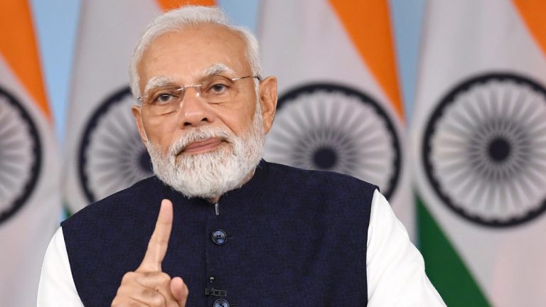 «Своё, не чужое»: Моди призвал индийцев отказаться от иностранных товаров