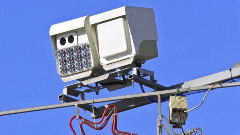 На дорогах Латвии установят сотни радаров - прогнозируются миллионы штрафов