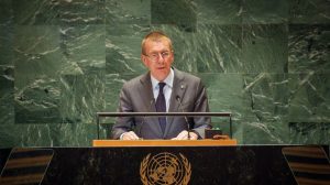 Неопознанные дроны парализовали воздушное пространство Копенгагена и Осло