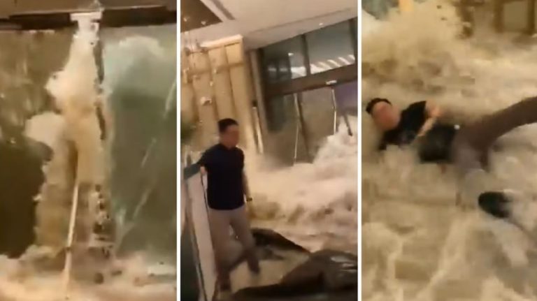 Волны от тайфуна разбили стеклянные двери отеля в Гонконге, сметая персонал и гостей