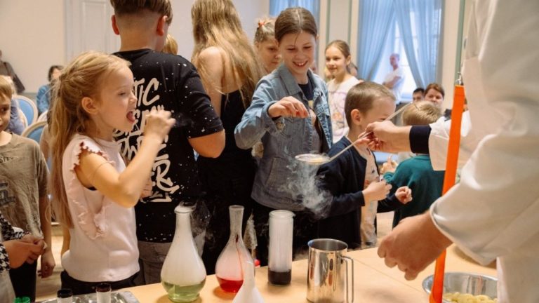 «Открой в себе ген исследователя»: сегодня в Латвии пройдет Ночь ученых