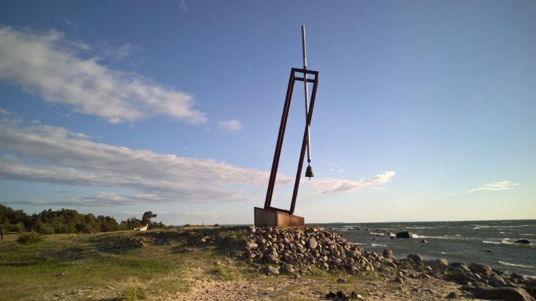 В Таллине почтили память погибших на пароме «Эстония»: 31 год со дня трагедии