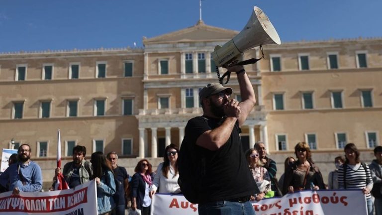 В Греции пройдет всеобщая забастовка: работа транспорта будет нарушена