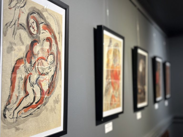 В Риге открылась выставка литографий Марка Шагала «Ангел в мыслях»