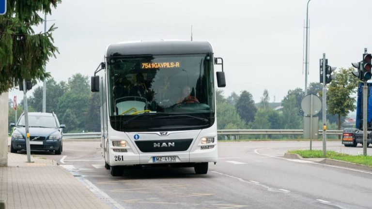 С 2026 года подорожают билеты на региональные поезда и автобусы