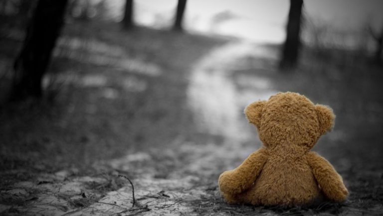 В Португалии, в притоне, найден пропавший летом 10-летний ребенок