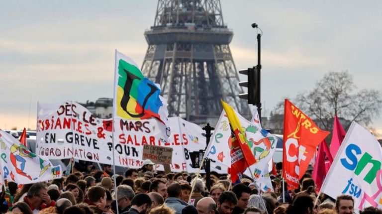 Во Франции 2 октября пройдут новые забастовки и акции протеста