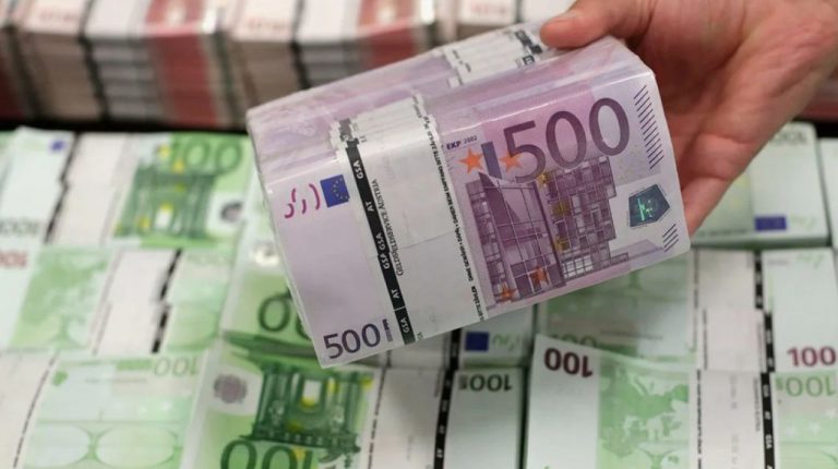 Дефицит госбюджета может составить до 3,3% ВВП, а госдолг достигнет 55 % ВВП