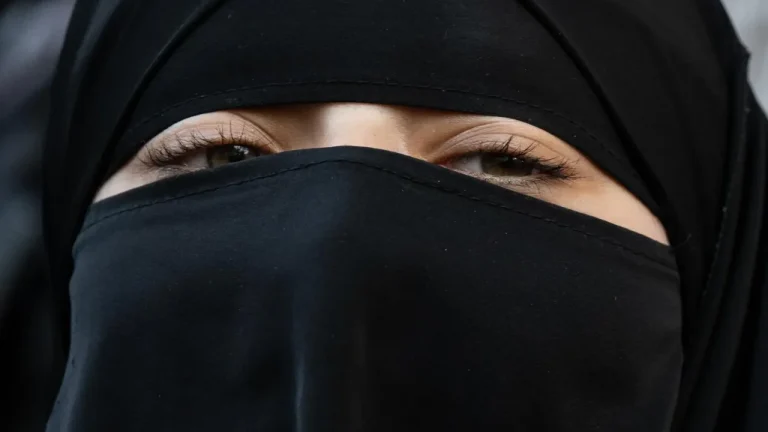 Италия готовит закон о запрете никаба и любых предметов, закрывающих лицо