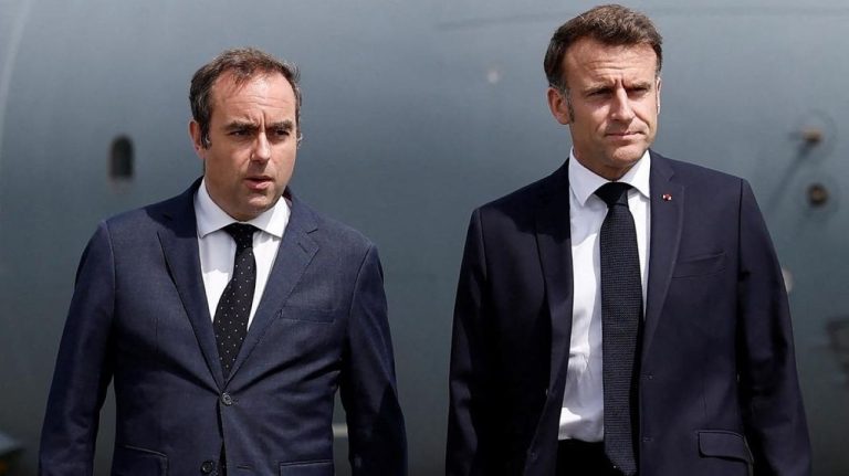 Макрон снова назначил премьер-министром Лекорню, ушедшего в отставку 4 дня назад