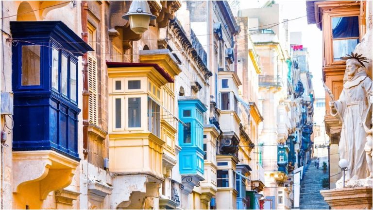 Обошла даже Париж: названа самая красивая столица мира