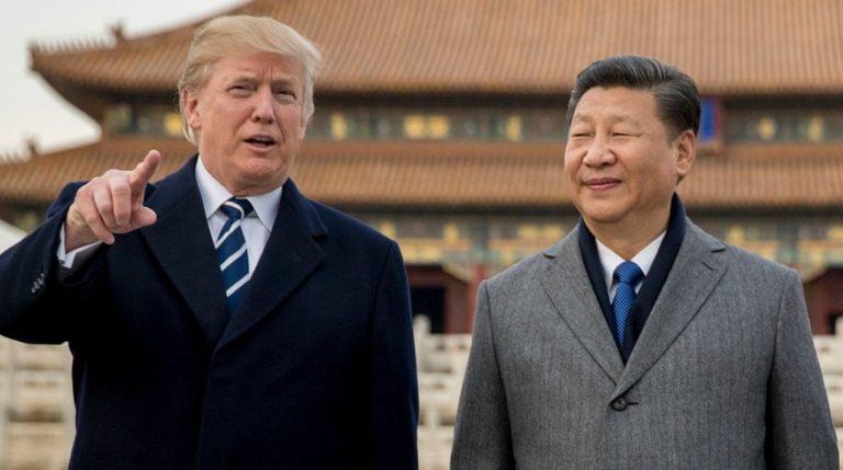 Трамп с ноября вводит дополнительные пошлины в 100% на товары из Китая