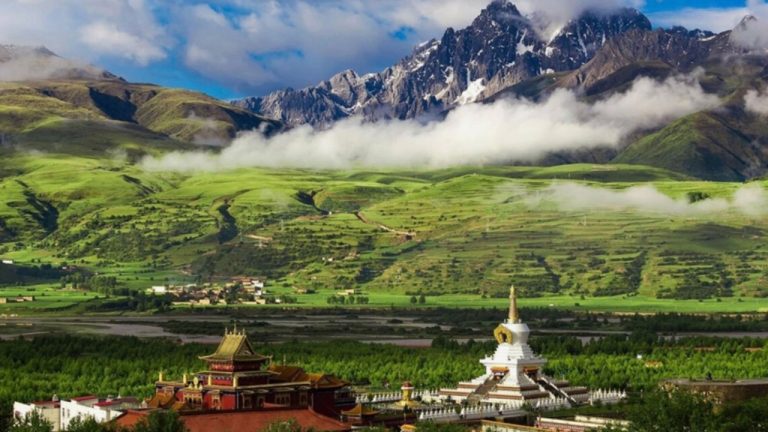 Под Тибетом континент разваливается на части: ученые встревожены