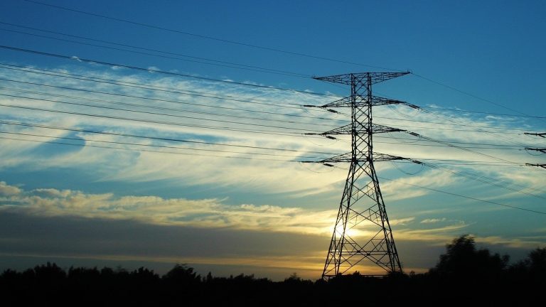 Электроэнергия в Латвии на прошлой неделе в среднем подорожала на 48%