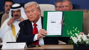 Без одежды - против войск: велосипедисты США протестуют в Портленде