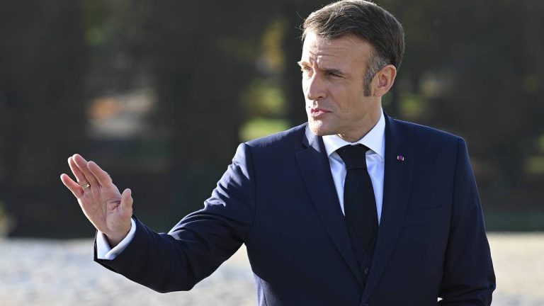 «Служить, служить и служить»: Макрон отказался покинуть пост президента Франции