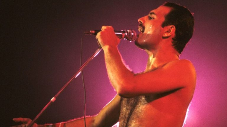 Неизданные строки к «Bohemian Rhapsody» выйдут в книге текстов Фредди Меркьюри