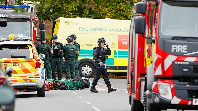 Нападение на синагогу в Манчестере: двое погибших, усилены меры безопасности по всей Британии