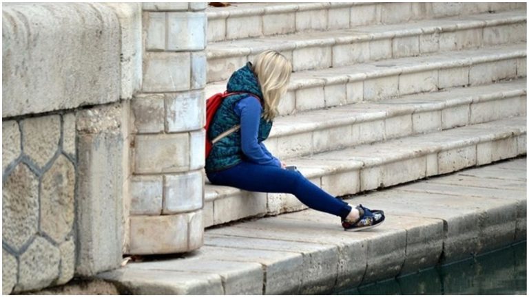 Психологи: вот признаки того, что вы выросли в эмоционально нестабильной семье.