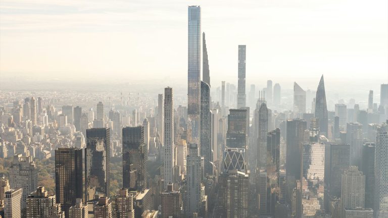 В Нью-Йорке, на Манхэттене, начал разрушаться 102-этажный небоскреб: по фасаду пошли трещины