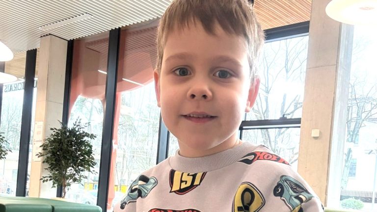 «Зеленая лампа»: на оплату операции 5-летнего Марка полностью собрана нужная сумма