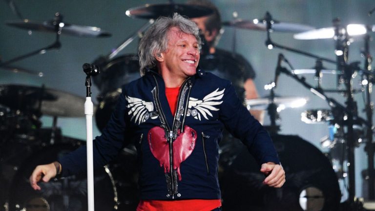 Группа Bon Jovi возвращается на сцену и анонсирует новое турне в 2026 году