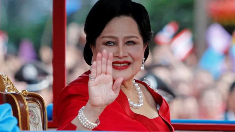 В Таиланде умерла «мать нации» королева Сирикит - траур продлится год