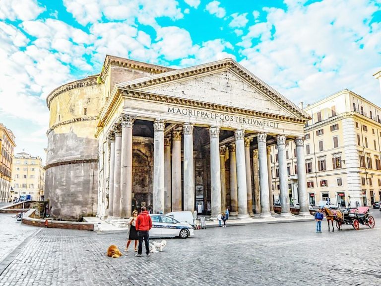 Японский турист погиб, сорвавшись со стены римского Пантеона