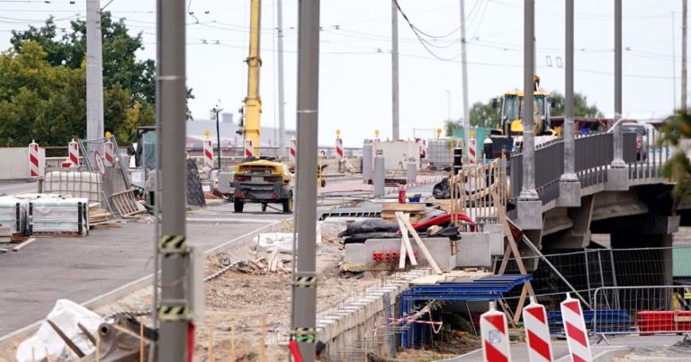 На Земитанском мосту в Риге откроют две новые полосы в обоих направлениях