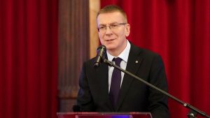 Порывистый ветер и дожди: в Латвию приходит типичная осень