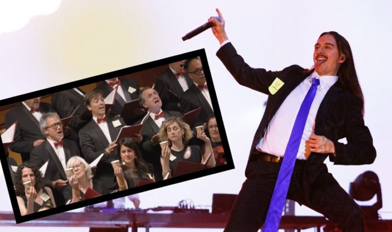 Испанский оркестр и хор исполнили Espresso Macchiato Томми Кэша