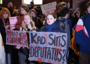 Не стреляйте в собак! После трагедии в Брунаве снят с должности глава муниципальной полиции
