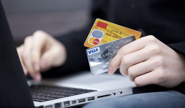 Банки ЕС могут обязать возвращать деньги жертвам афер