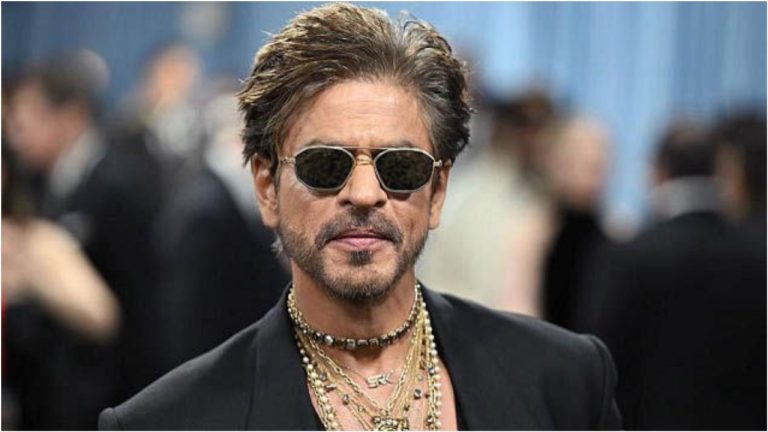 Впервые актер из Болливуда стал миллиардером