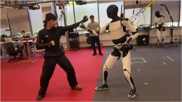 Маск показал видео тренировки робота Optimus в стиле кунг-фу