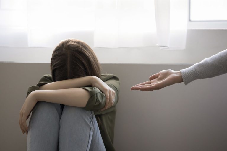 Как защитить подростков и услышать их голос - в Риге пройдет конференция «16+/-»