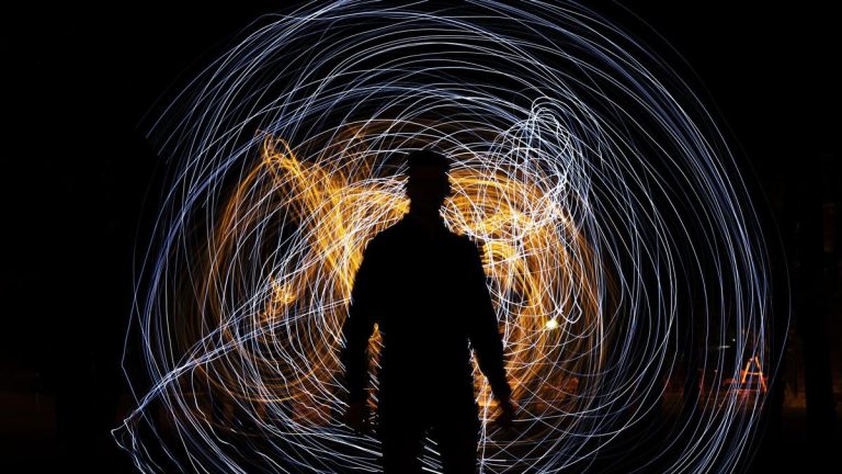 Магнитные бури на самом деле безвредны: что говорят современные учёные