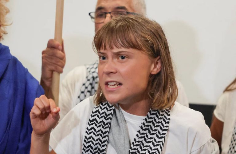 Трамп посоветовал Грете Тунберг обратиться за медицинской помощью