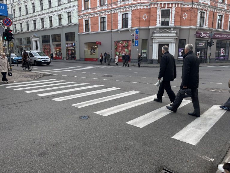Рига инвестирует 45 тысяч евро в три новых пешеходных перехода, они будут готовы к 11 ноября