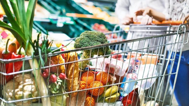 Инфляция в Латвии держится на уровне 4,1%: что подорожало в сентябре и за год